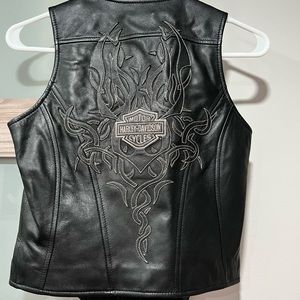 Harley Davidson black leather vest size XS